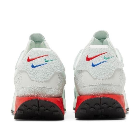 NIKE REACT Women's FONTANKA WAFFLE Sneakers DC3579-300 "Barely Green" Size 10 - Picture 2 of 10